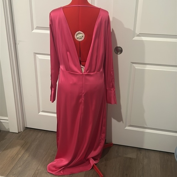 NWT H&M Hot Pink Satin Like Backless Long Sleeve Maxi Party Dress Size Medium - Picture 4 of 7
